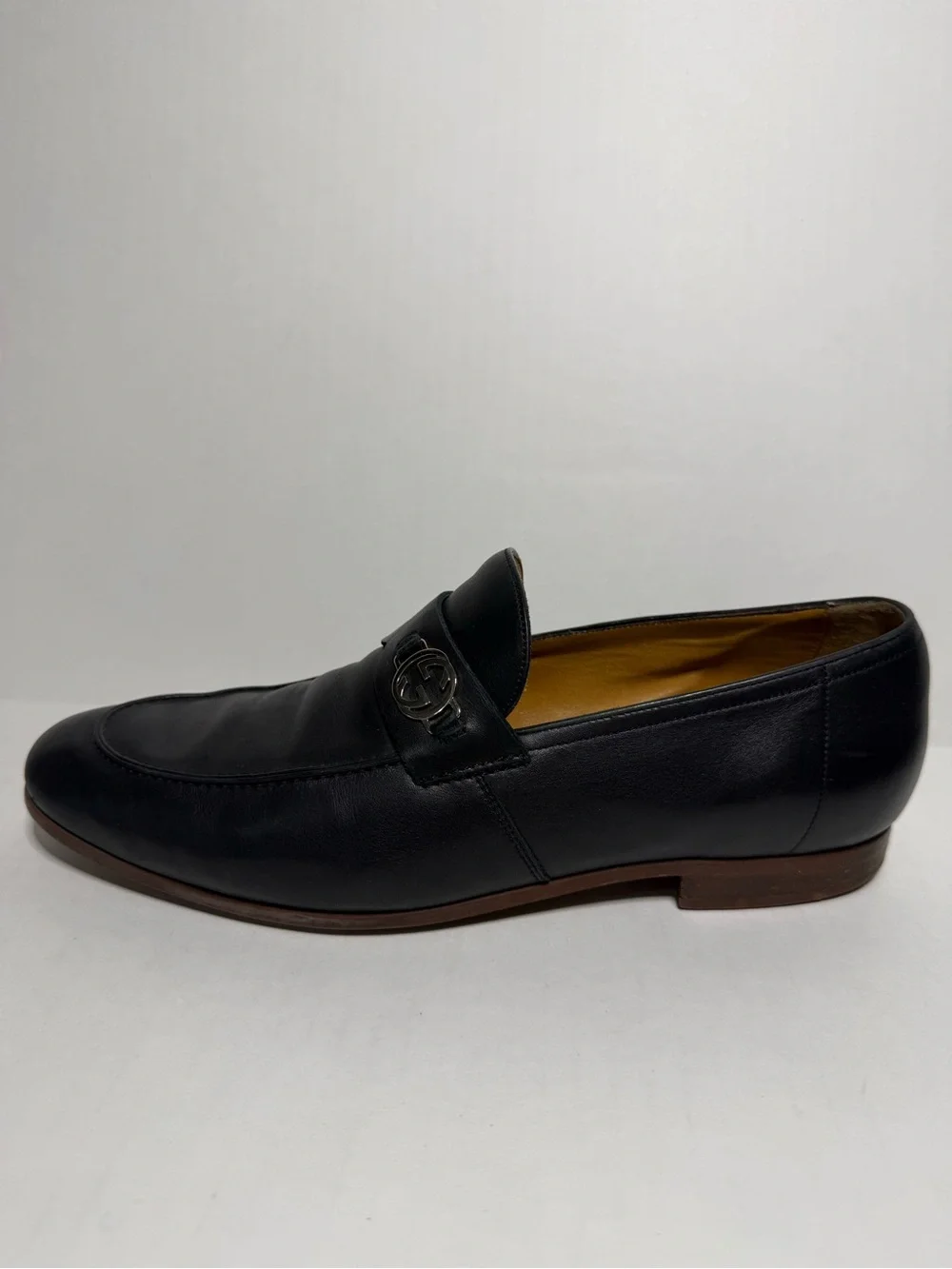Gucci Black Leather Slip-On Loafers with Silver Interlocking G Almond Toe